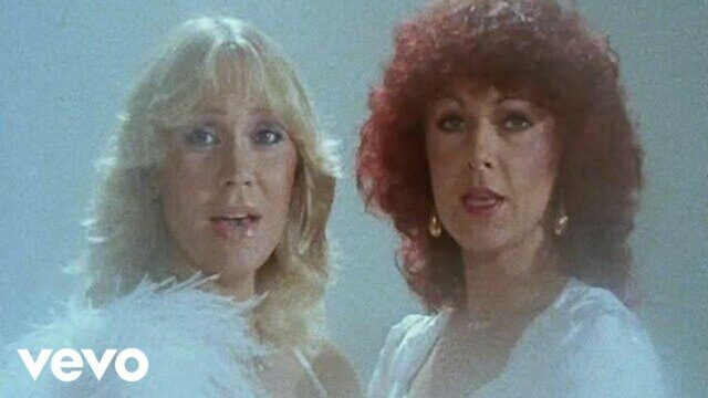 Превью клипа «Super Trouper»