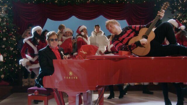 Превью клипа «Merry Christmas»
