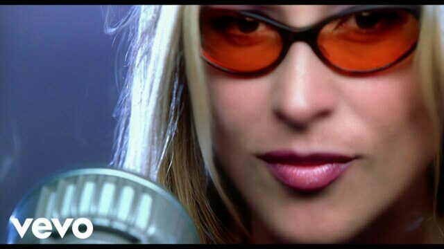Превью клипа «I'm Outta Love»