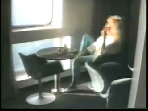 Превью клипа «Не улетай, любовь»