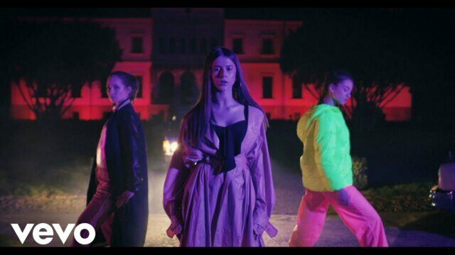 Превью клипа «Lay Low»
