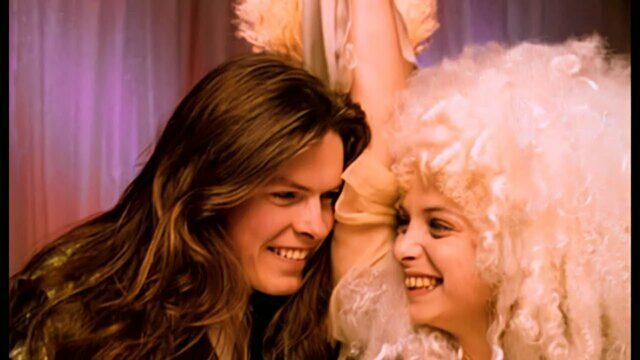 Превью клипа «The Kelly Family - Fell In Love With An Alien»