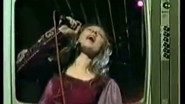 Превью клипа «Please Don't Go»