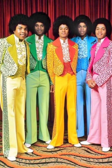 I Saw Mommy Kissing Santa Claus