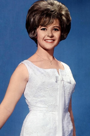 Rockin' Around The Christmas Tree