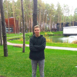 Денис Коваленко