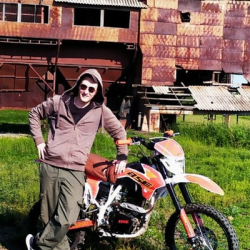 Влад Иванов